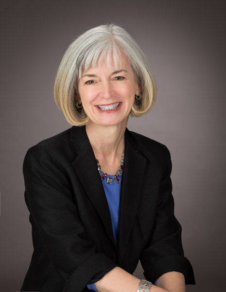 Ariella Moon author photo